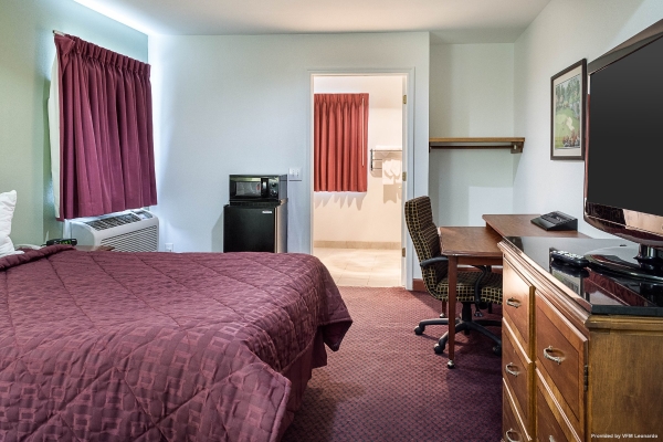 Econo Lodge Inn and Suites Carrollton Sm (Rescue)